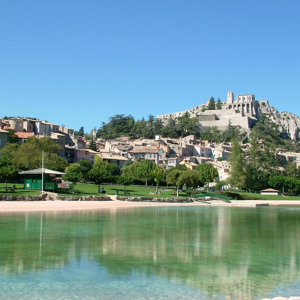 Etxe Laminak Bed & Breakfast Sisteron Eksteriør bilde